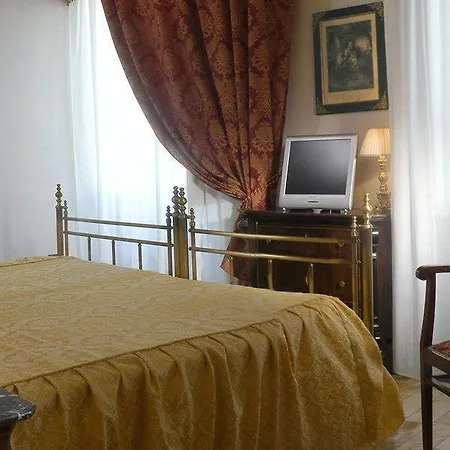 Tronas & 5* Αλγκέρο