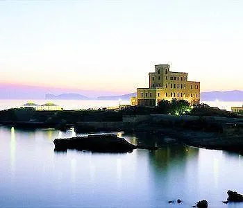 Tronas & Hotel 5*