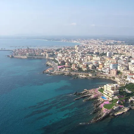 Ξενοδοχείο Tronas & 5*