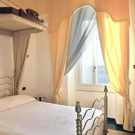 Hotel Tronas & 5*