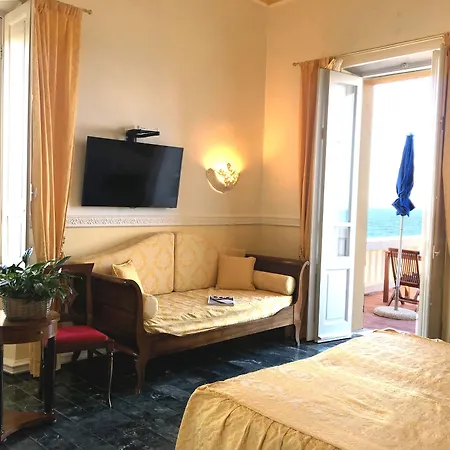 Hotel Tronas &
