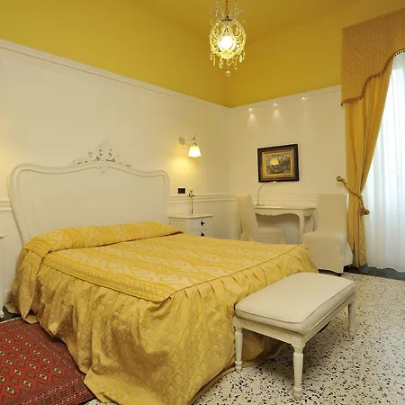 Hotel Tronas &