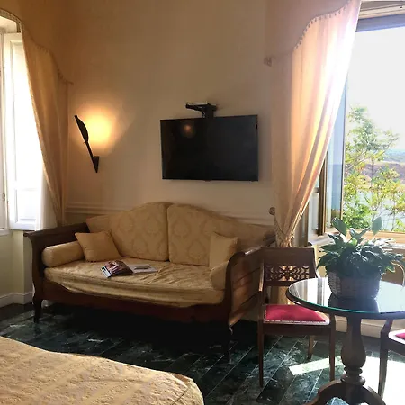 Hotel Tronas &