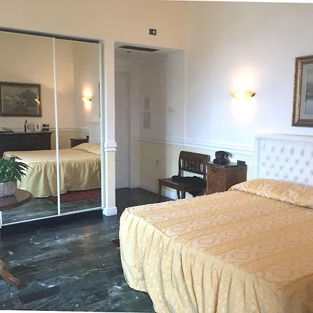 Tronas & Hotel 5*