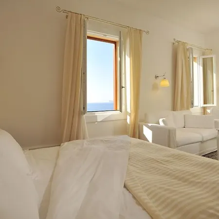Tronas & Hotel 5*